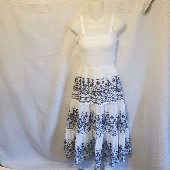 J Gee Dresses & Skirts - J GEE Anthropologie Sz Med Maxi Dress Eyelet Tiered Smocked Waist Peasant Boho